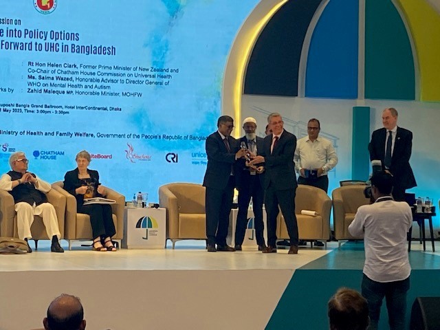 WHO HQ and SEARO technical experts receiving the crest from Hon’ble health Minister
