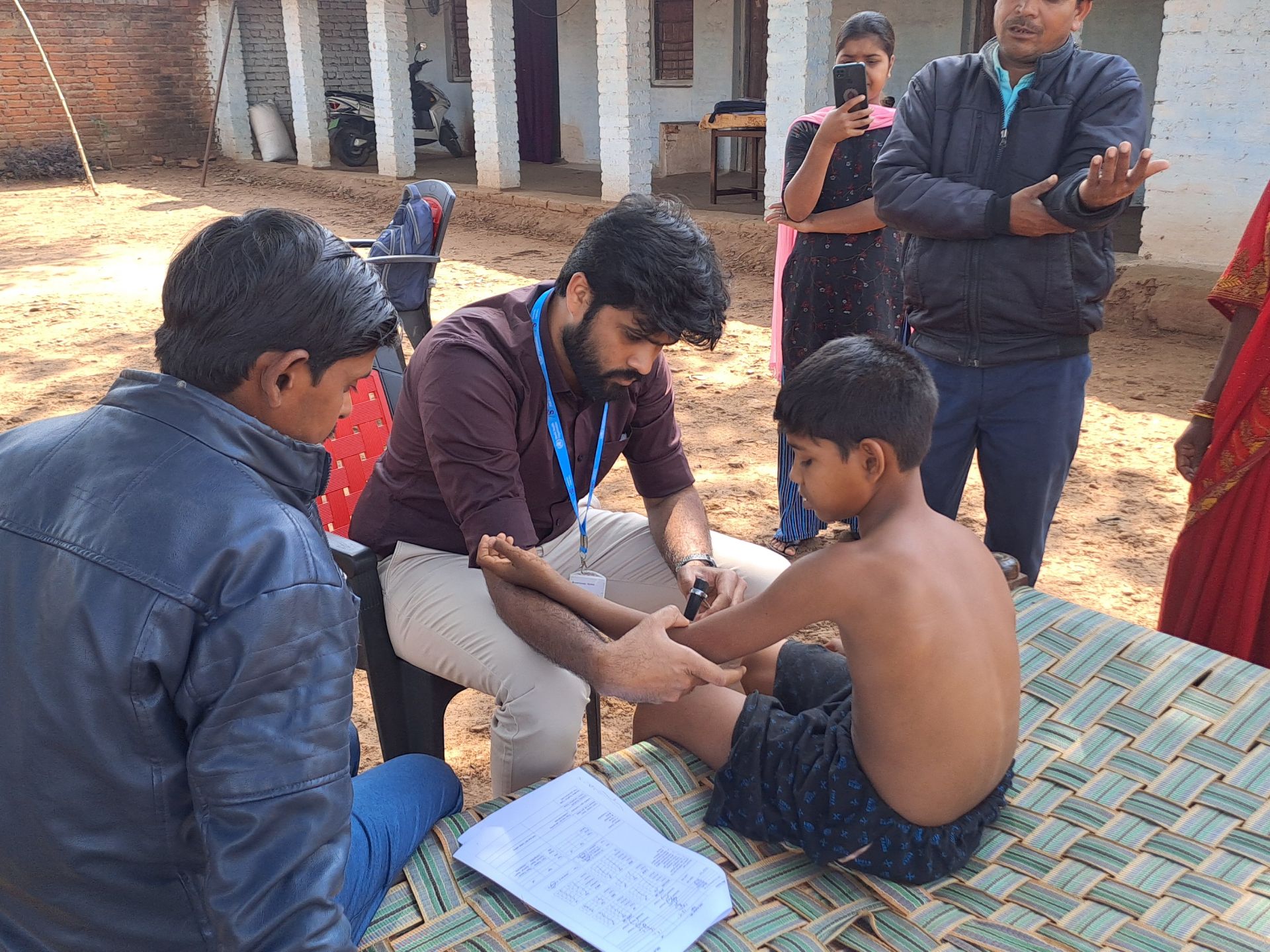 Sonbhadra_Myorpur_23.2.2024_AFP Surveillance (60 day follow-up & ERC filling)_Dr Deepak Babu, SMO Sonbhadra_PC Aleem (Driver) (2) WHO teams conducting acute flaccid paralysis (AFP) case verification