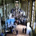 crowds at salle des pas perdus