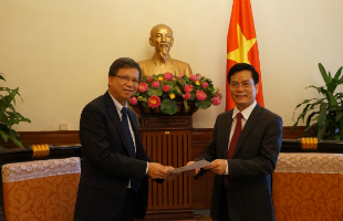 dr_wai_credentials_who_vietnam